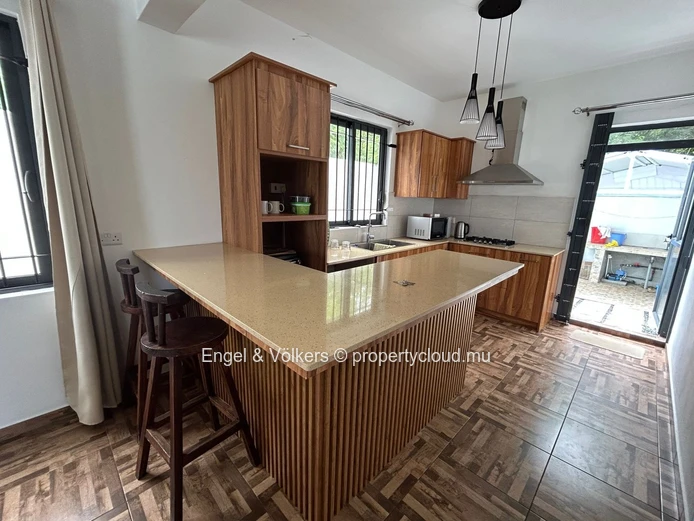Charming 3-Bedroom House for Rent in Pereybere – Private Pool & Ideal Location