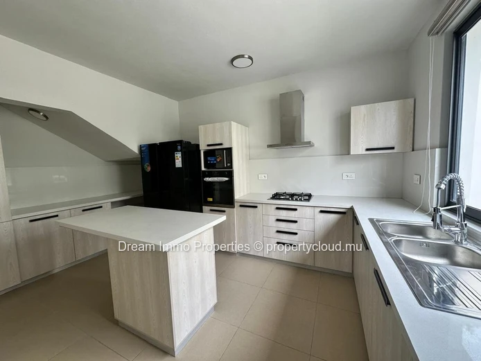 3-Bedroom Duplex In Perfect Condition Close To So'flo Mall In Floreal - Mauritius