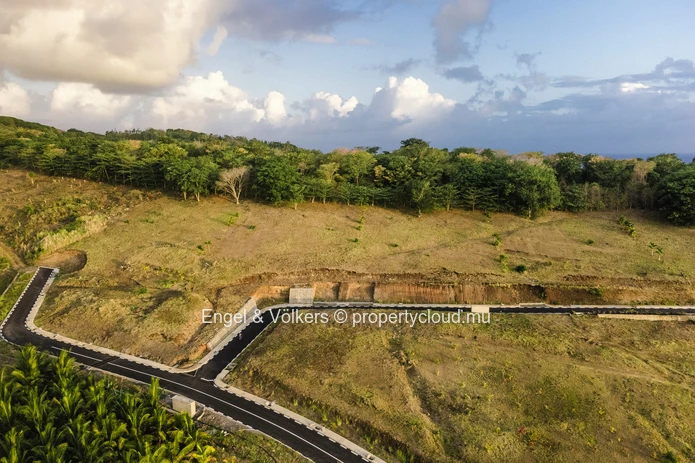 For Sale: Prime Plot in Baie du Cap