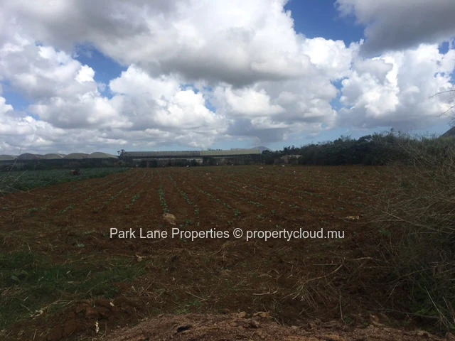 Excellent Investment Opportunity in Saint Pierre – 6 acres gricultural land