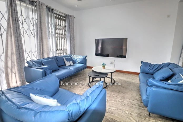 3 bedrooms contemporary in a quiet area 