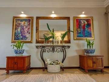 5 Bedroom Villa