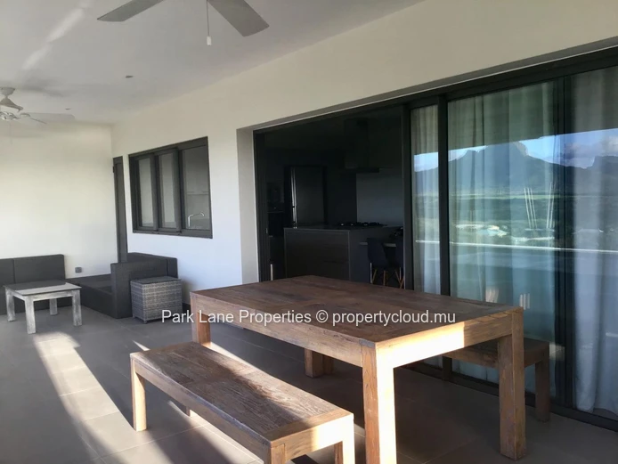 Appartement moderne avec une vue imprenable sur la mer!