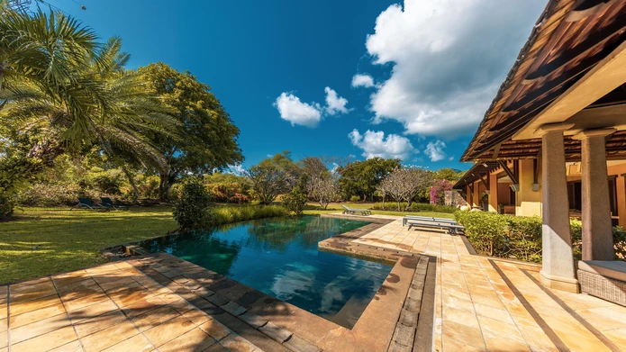 Prestigious 4-Bedroom Villa with Pool, Kiosk & Garden in Tamarina Golf Estate