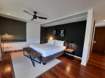 5 Bedroom Villa