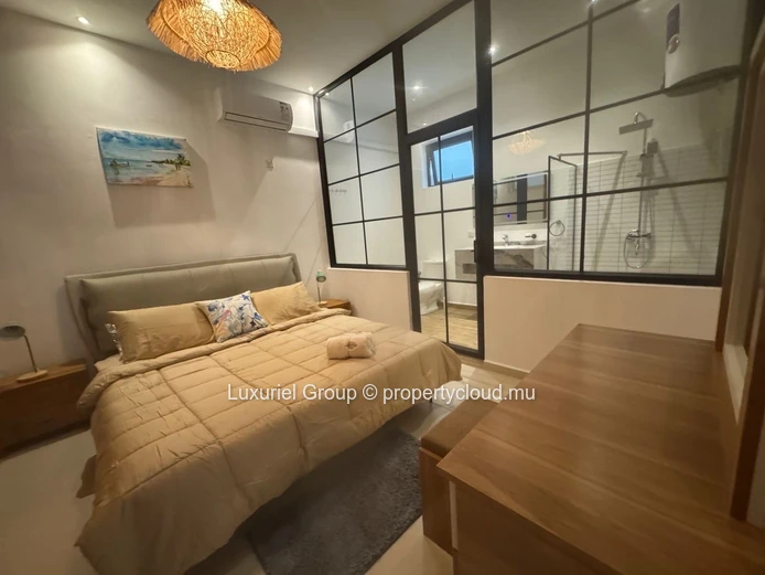 Villa contemporaine avec jacuzzi à Trou aux Biches