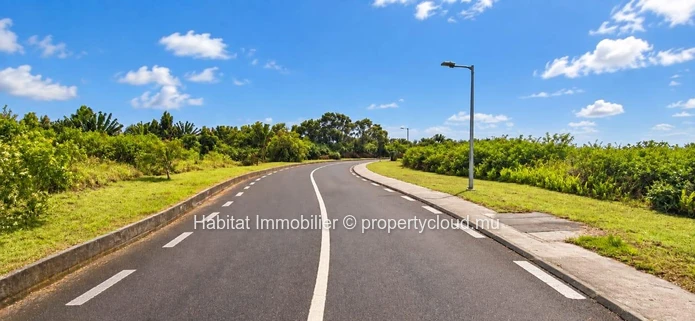 Magnifique terrain de 439 toises situé dans le lotissement privé 