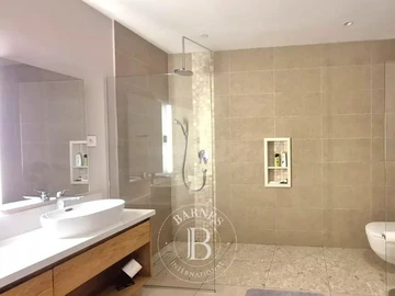 4 Bedroom Apartment