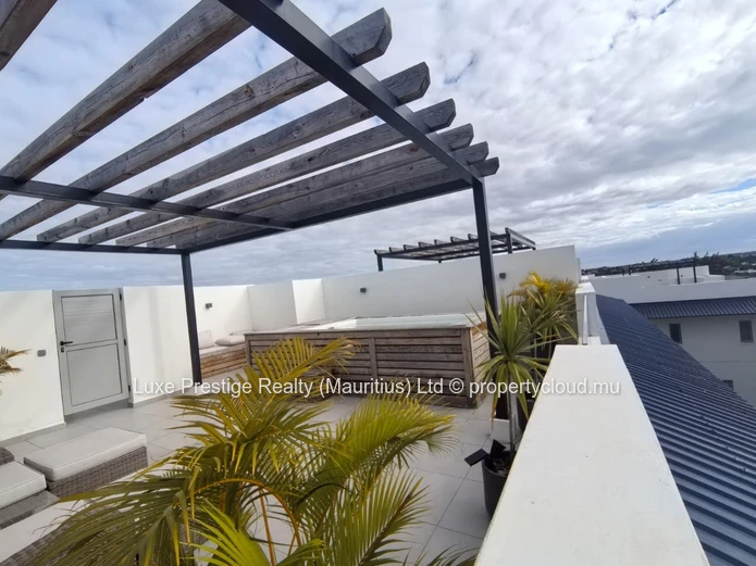 Penthouse de Luxe de 2 Chambres à Vendre à Pereybère, Île Maurice | Terrasse Rooftop Privative de 55 m² | Propriété P...