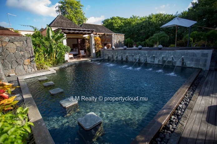 Luxury villa for sale with access to golf and beach club in Tamarin, Mauritius