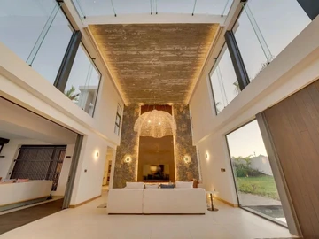 5 Bedroom Villa