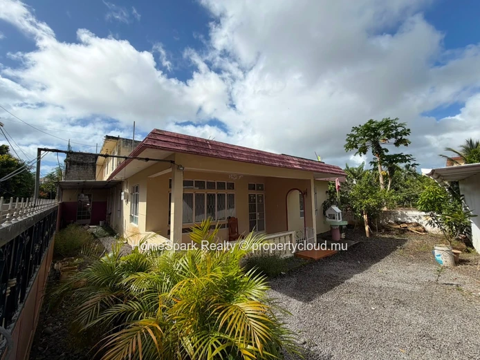 House for Sale – Flacq