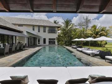 5 Bedroom Villa