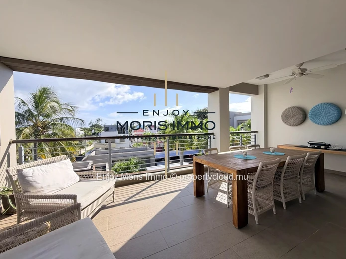 Superb penthouse with private pool - Beach access on foot