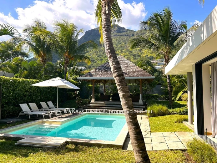 Villa contemporaine avec vue sur La Tourelle