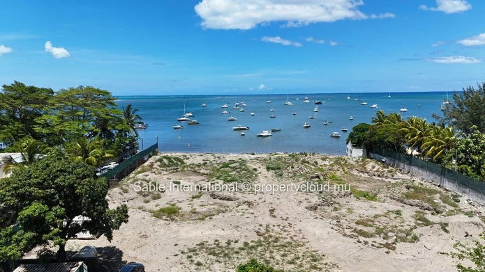 Luxurious Beachfront Penthouse with Stunning Sea Views in Rivière Noire
