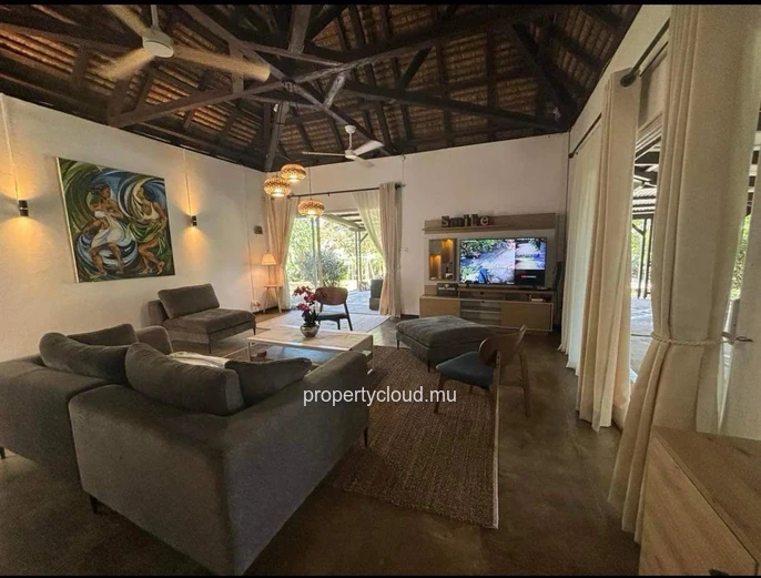 BAIN BOEUF.   Splendide Villa Familiale Spacieuse | Calme | Proche Grand Baie & Mer