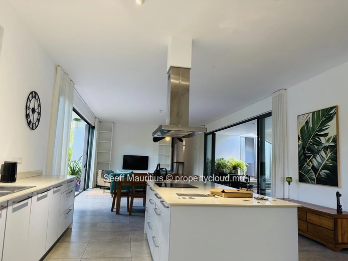 Tropical Modernity at Its Finest: Villa Bois Chandelle Mont Choisy