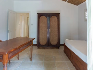 5 Bedroom Villa