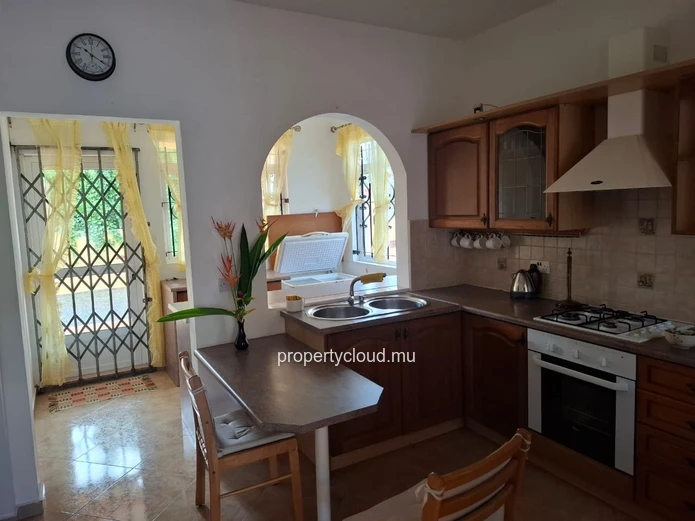 Ne manquez pas cette opportunité unique de faire de cette villa votre nouveau foyer. Contactez-nous dès aujourd'hui p...