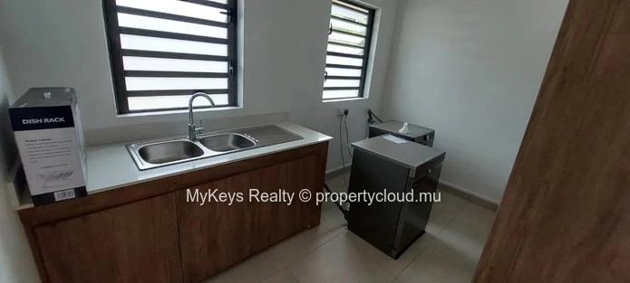 Mountain Views – Private Pool – Large Garden