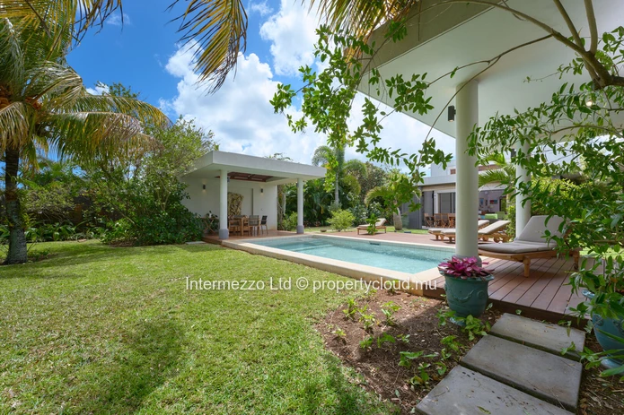 Villa 3 chambres 346 m² sur 1 748 m² à vendre – Balaclava