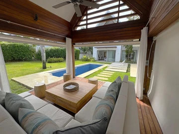 4 Bedroom Villa