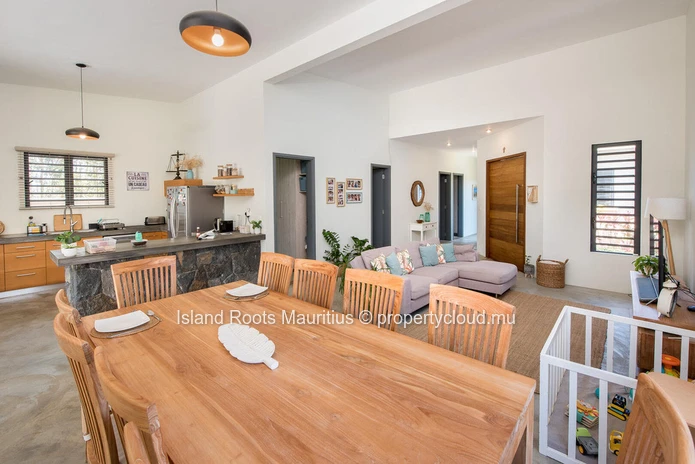 Beautiful 3 bedroom villa for sale in Mont Mascal