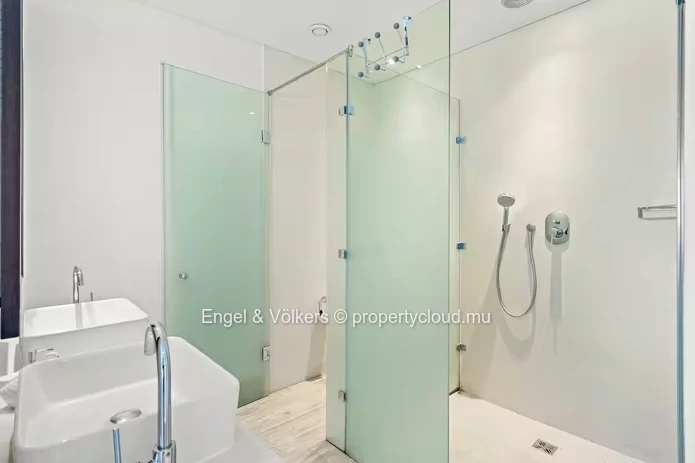 For Sale: Stunning 3-Bedroom Duplex and Private Pontoon at La Balise Marina
