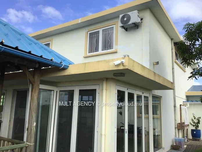 House / Villa - 5 Bedrooms - 319 m² Beau Vallon, South, Morcellement Le Mahe