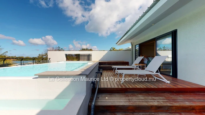 Penthouse I Black River I Mountain View