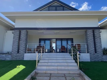 6 Bedroom House