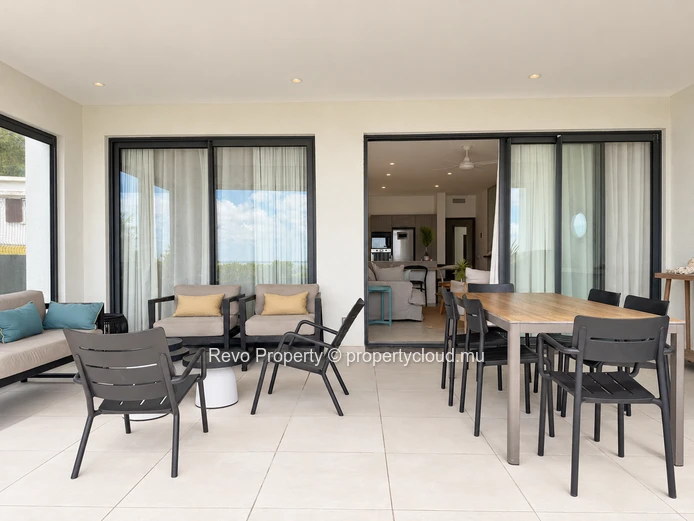 Modern Apartment Steps from the Ocean