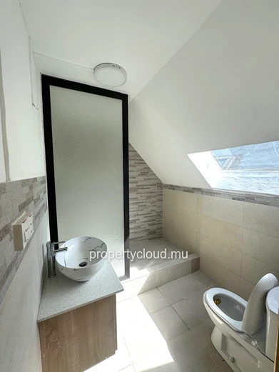Flic en Flac for rent 4 bedroom penthouse with sea view in Flic en Flac