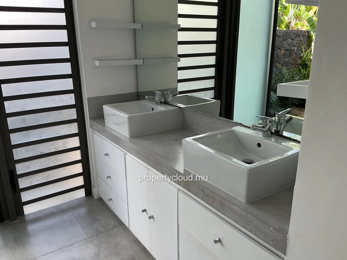 FOR RENT, Luxury 3-bedroom villa in Bois Chandelle, Grand Baie, Mauritius