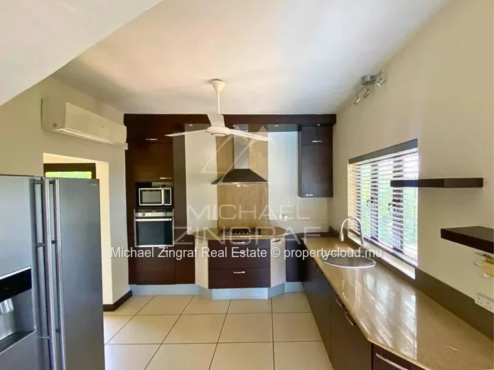 Spacious Family Home with Sea & Mountain Views – Tamarin
