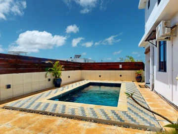 4 Bedroom Hotel