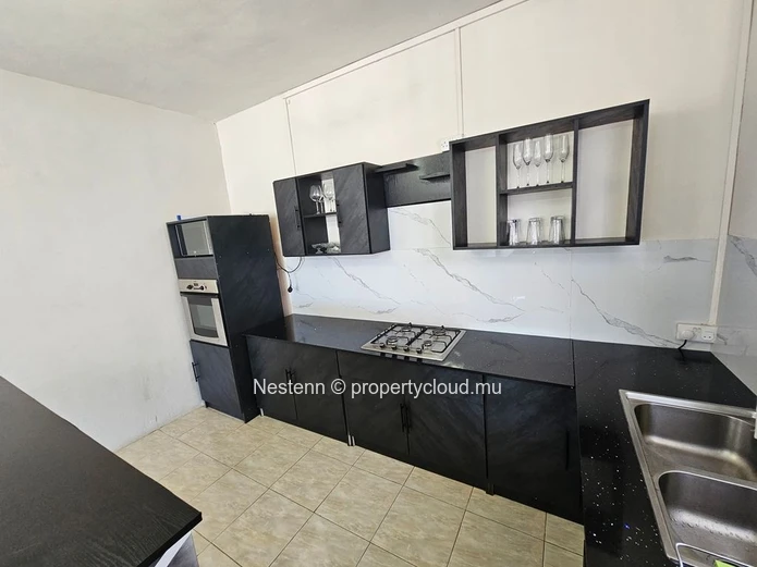 Vie côtière moderne – Spacieux appartement de 3 chambres au cœur de Blue Bay