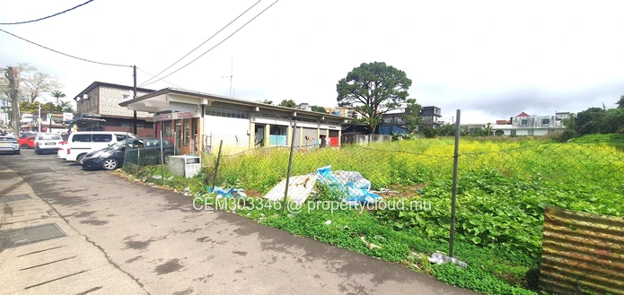 Terrain de 50 perches à vendre dans le Quartier Militaire