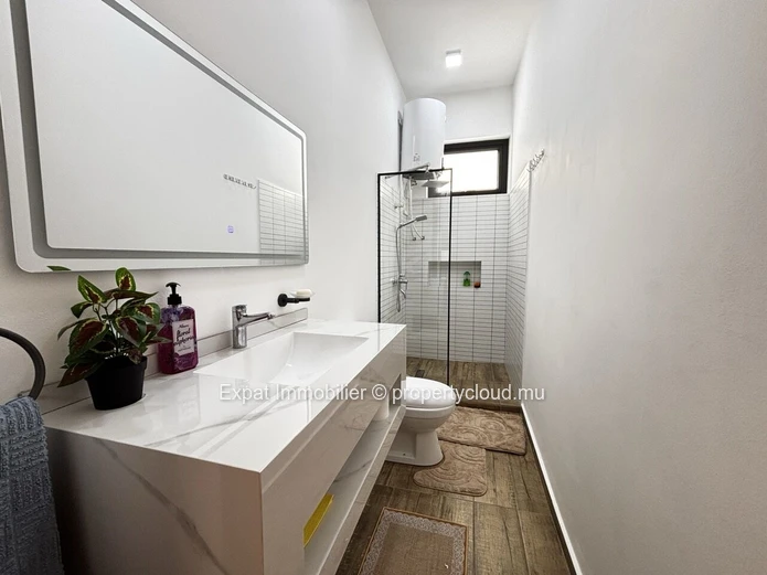 Contemporary 3-Bedroom Ground-Floor Apartment Just A Few Steps From The Sea – Trou Aux Biches