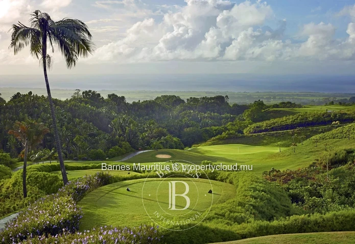 BOIS CHÉRI - Terrains résidentiels sur un golf