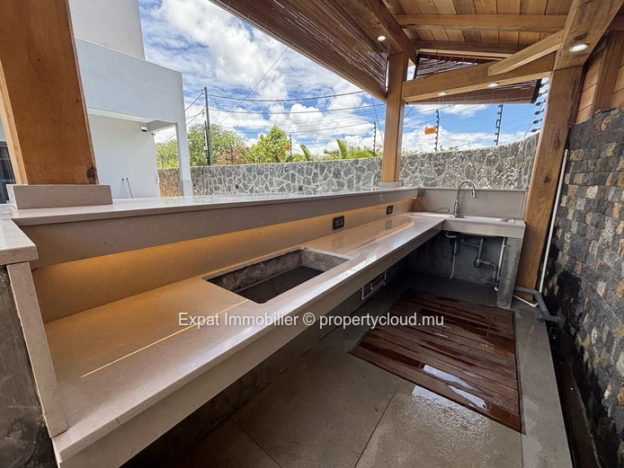 Contemporary 3-Bedroom Villa With Swimming Pool And Summer Kitchen – Grand Baie