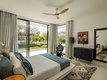 5 Bedroom Villa