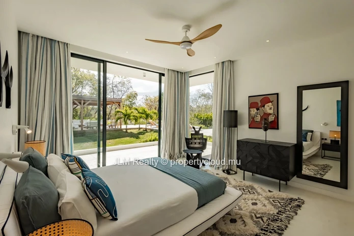 À Vendre : Villa Contemporaine de Prestige de 5 Chambres à Tamarin, Île Maurice