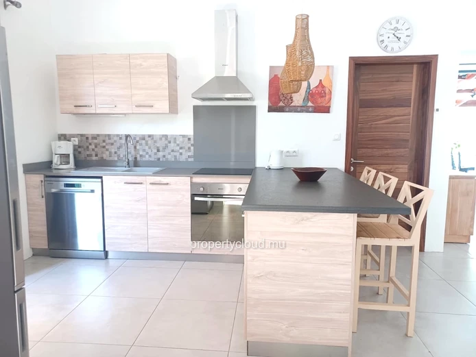 Tamarin – À vendre, villa récente 3 chambres avec piscine et vue dégagée