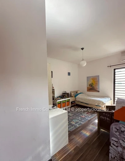 Belle villa de 4 chambres, 305 M2 hab sur 685 M2 de jardin tropical, accessible aux étrangers 