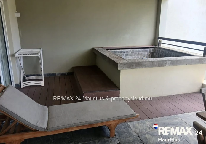 Cape Bay Living - 2-Bedroom En Suite Units with Private Jacuzzi