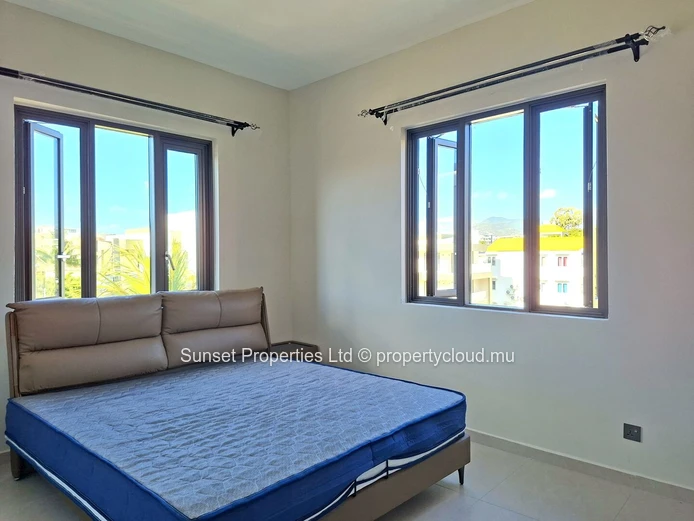 Penthouse neuf | 3 chambres | À 2 minutes de la plage