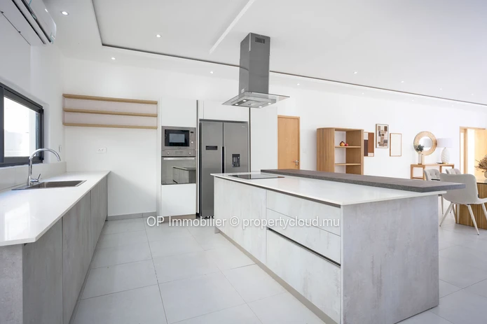 Maison 4 chambres avec piscine à vendre à Grand Baie