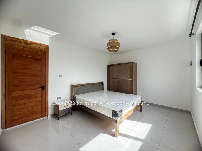 Élégante Villa Neuve et Entièrement Meublée avec Piscine à The Vale